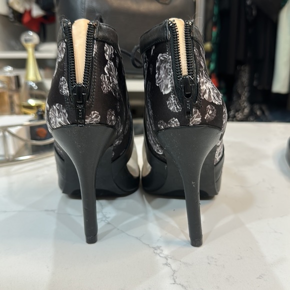 Prabal Gurung by Target Strappy heels - Picture 3 of 5